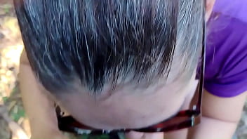 Polícia chegou bem na hora que a coroa tava mamando um novinho em parque público no interior de são paulo