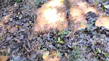 Polícia chegou bem na hora que a coroa tava mamando um novinho em parque público no interior de são paulo