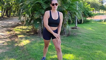 Polícia chegou bem na hora que a coroa tava mamando um novinho em parque público no interior de são paulo