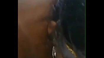 Chupando e punhetando até gozar