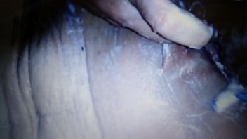 Ela ta deixando bem raspadinha essa safada