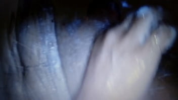 Ela ta deixando bem raspadinha essa safada