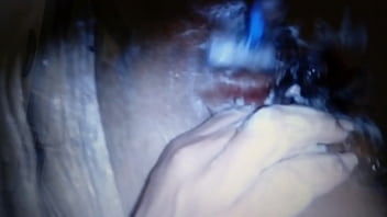 Ela ta deixando bem raspadinha essa safada