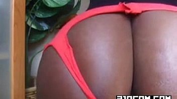 Good lookin woman italian kinky masturbating snatch