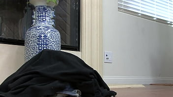 A house guest who fucks