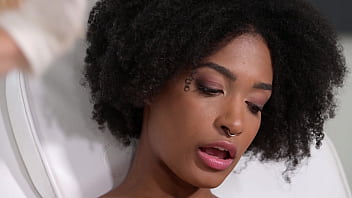 Nymphomaniac addis fouche enjoys some hands on sex therapy with dr kitana lure gp3279