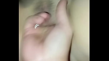 Masturbo a mi hembra