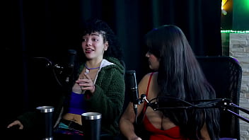 Gosta de se produzir está se descobrindo sexualmente é brava se sentia exausta e saiu de rondônia porque faroraf & emilly lima watch sheer red