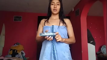 Dayosexxxa squirt después de salir de la ducha