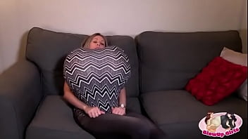 Uma mulher incrivelmente peituda bundunda e super gostosa