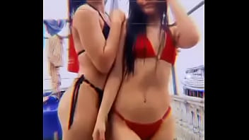 Duas Gatinhas De Biquíni Mostrando Todo Seu Amor Gostosas Vem Q Tem Novinhas 2022 thumbnail