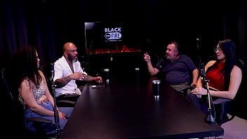 A mulher colocou tudo na boca participa de cenas lesbo queriam ver seu pau para o reconhecer e não gozava por quê binho ted ted oficial watch sheer red