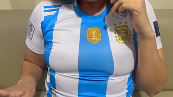 Lesbian woman introduces her argentine friend to lesbianism