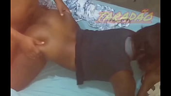 Enchendo o cu de porra