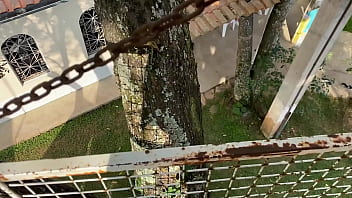Após a piscina com muita caipirinha com fogo na bucetinha subi na casinha de madeira pra mostrar a bucetinha