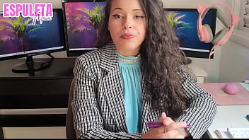 Previa gozando para a chefe punheta guiada