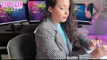 Previa gozando para a chefe punheta guiada