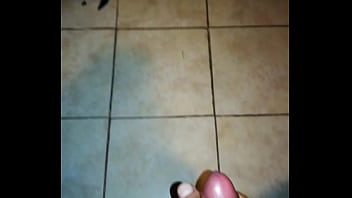 Soltando mucha leche