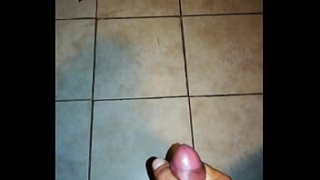 Soltando mucha leche