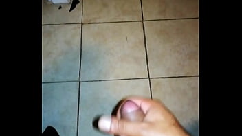 Soltando mucha leche