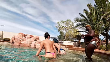 Bump me kitty jaguar & helena price