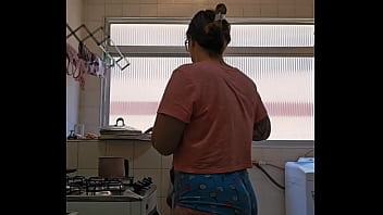 Fazendo o almoço pro marido mas sabendo que serei a sobremesa