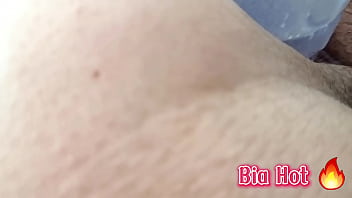 Amiga gozando com geladeira