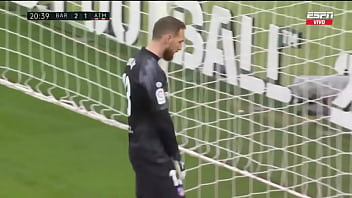 La xavineta pincha las llantas del autobús de simeone