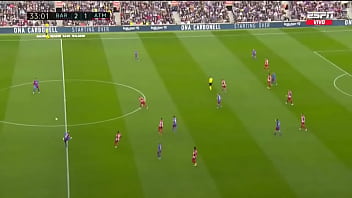 La xavineta pincha las llantas del autobús de simeone