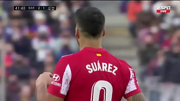 La xavineta pincha las llantas del autobús de simeone