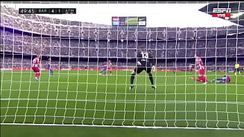 La xavineta pincha las llantas del autobús de simeone