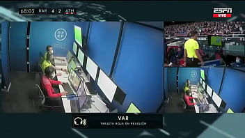 La xavineta pincha las llantas del autobús de simeone