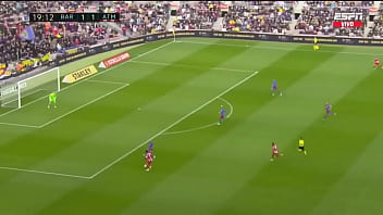 La xavineta pincha las llantas del autobús de simeone