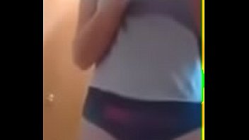 Cutie maria twerks in tight leggings