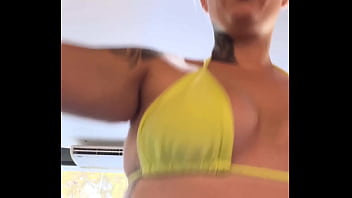 Na Academia De Frente Da Praia Do Guarujá Quase Fui Expulsa Porque Entrei De Biquíni Fill Dental Transparente Eu Fiquei Muito Excitada Vendo Os Macho Olhando Pra Minha Buceta Com Piercing thumbnail