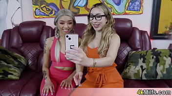 Lets teach stepmoms friend how to give head properly