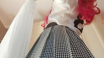 Ops ops ups kirt i pull up my mini skirt and