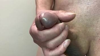 我慢汁が垂れて我慢しきれなく出ちゃいました。 thumbnail