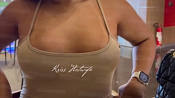 Uma das formas que mais adoro de chamar atenção na rua é assim