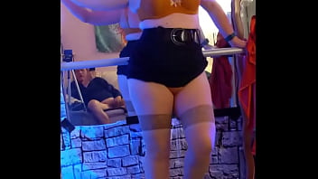 Wife strips naked plays with cunt vibrator