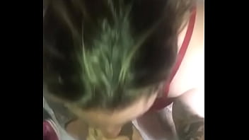 Que rica chúpala que le doy a mi amigo