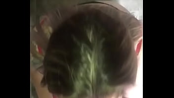 Que rica chúpala que le doy a mi amigo