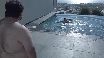 Mujer que visita a luis garay en la mansion putacalentura se moja porque se moja #cassiewander #luisgaray #mansionputaca