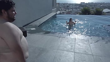 Mujer que visita a luis garay en la mansion putacalentura se moja porque se moja #cassiewander #luisgaray #mansionputaca