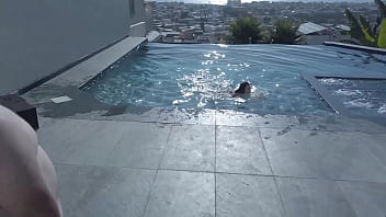 Mujer que visita a luis garay en la mansion putacalentura se moja porque se moja #cassiewander #luisgaray #mansionputaca