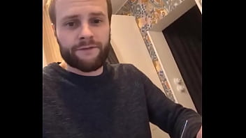 Trop bien la production allemande berlinoise ersties m'a recontacté je t'explique ce que je vais faire de nouveau ave Trop bien la production allemande berlinoise ersties m'a recontacté je t'explique ce que je vais faire de nouveau ave