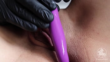 Meine gepiercte muschi hat um zuneigung gebettelt und natürlich auch bekommen nahaufnahme Meine gepiercte muschi hat um zuneigung gebettelt und natürlich auch bekommen nahaufnahme