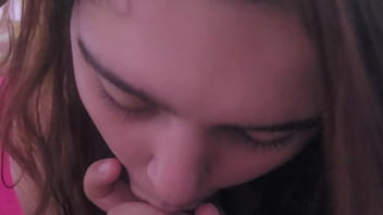 Gostosa caindo de boca