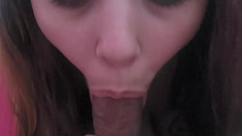 Gostosa caindo de boca