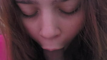 Gostosa caindo de boca